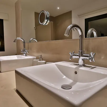Recently Renovated Marina Holiday home *